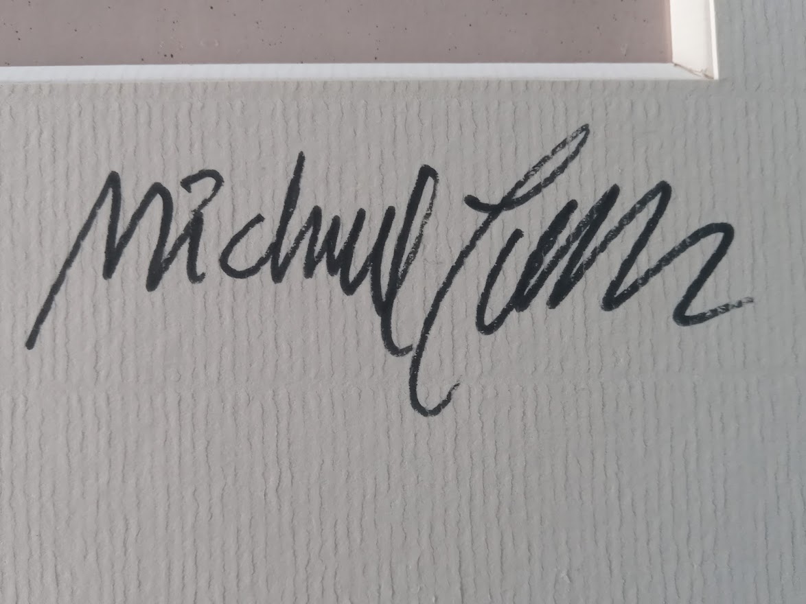 Nivea désormais en pot – Femme au bord de la baignoire Version artistique décolorée rose pâle par Michael Joseph