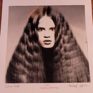 La fille cadette du photographe à dix ans, teinte sépia par Michael Joseph