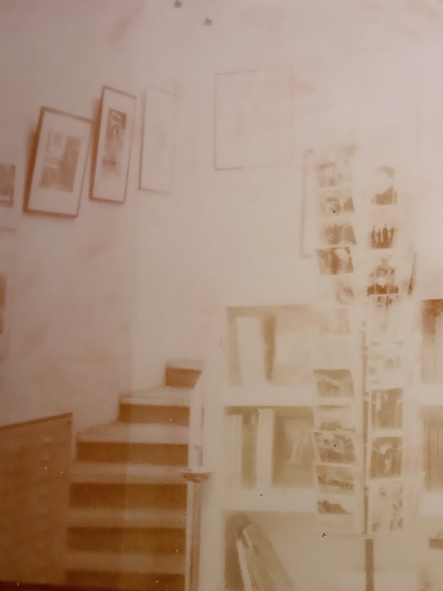 Norman Parkinson with Porkinson Sausages balloons before Hamilton's Gallery launch party, bleached artistic edition