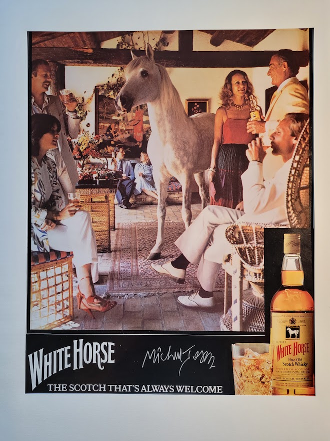 Publicité pour le whisky White Horse, dégustation au club-house – le scotch toujours le bienvenu – affiche signée par Michael Joseph.