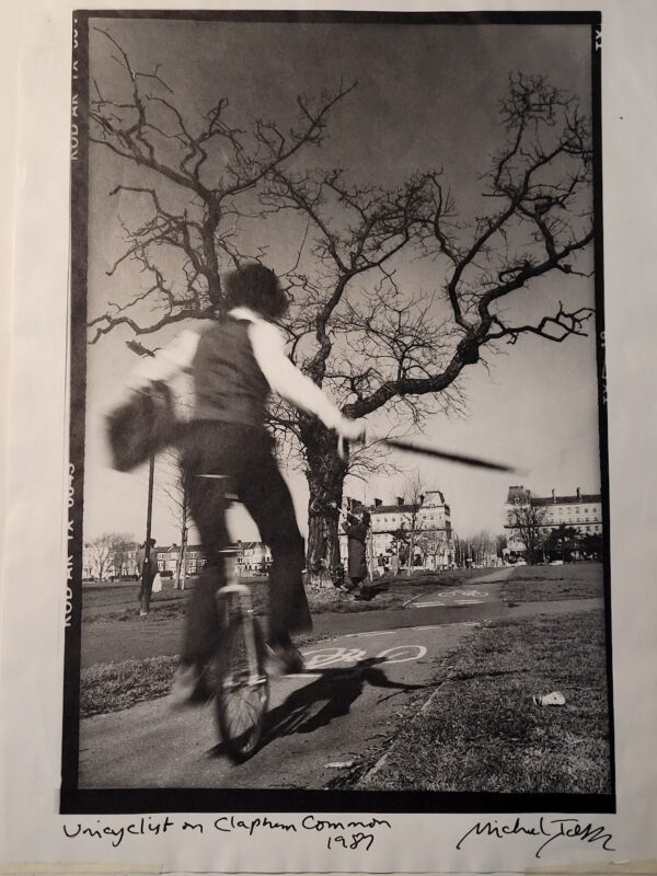 Portrait unicycliste sur Clapham Common à Londres, par Michael Joseph