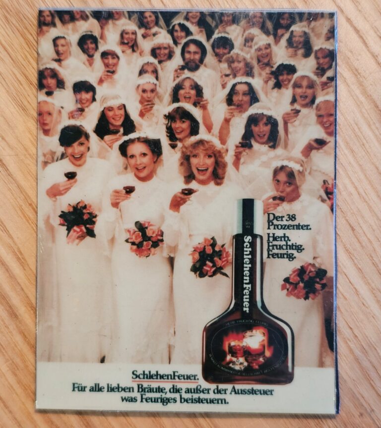 "Magnet publicitaire vintage sur l'alcool, mélange de pubs loufoques sur les boissons – premiers arrivés, premiers servis."