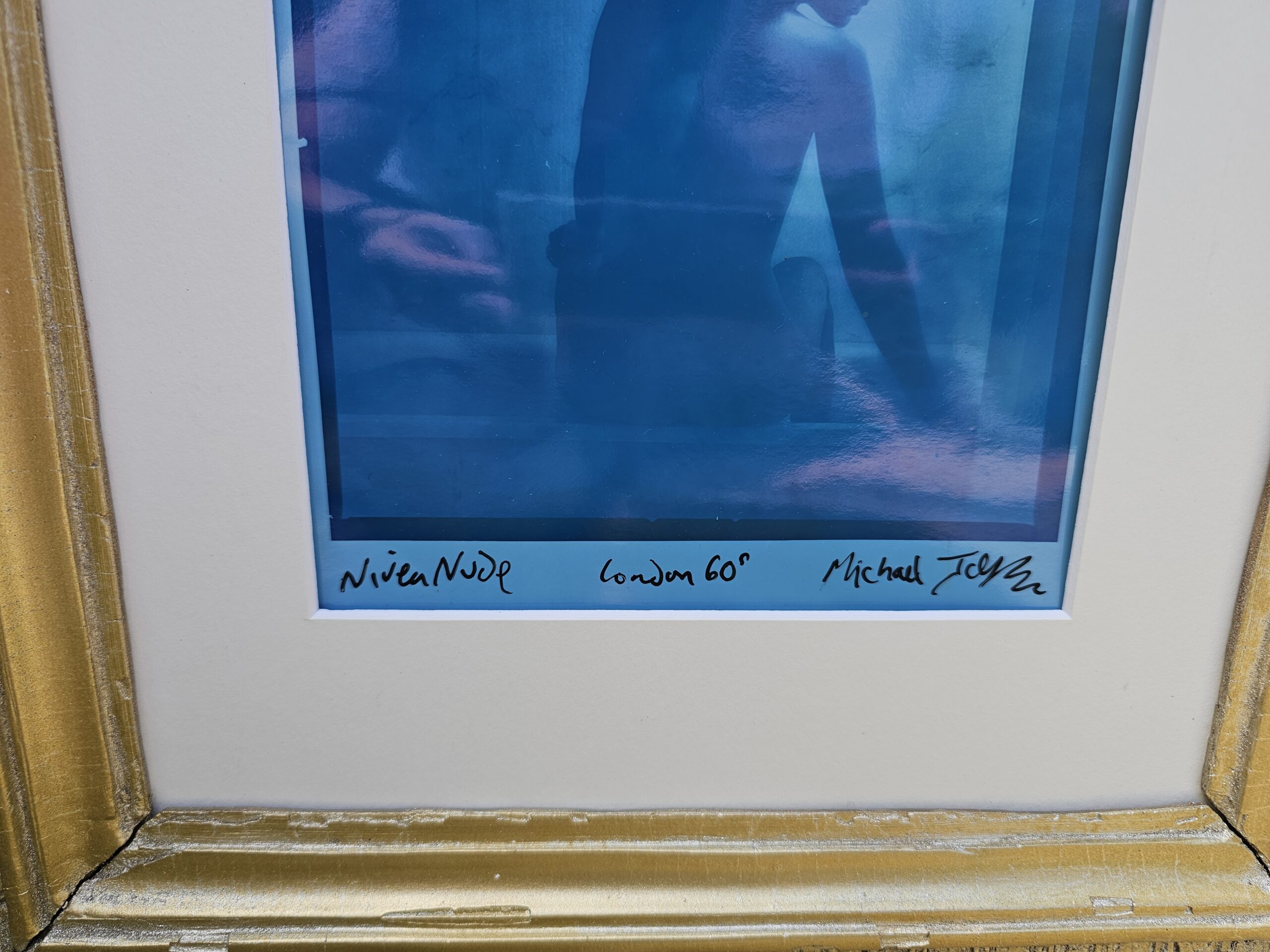 Nivea, campagne publicitaire maintenant dans des pots, pas inspiré par Man Ray, tirage argentique vintage poétique en ton bleu