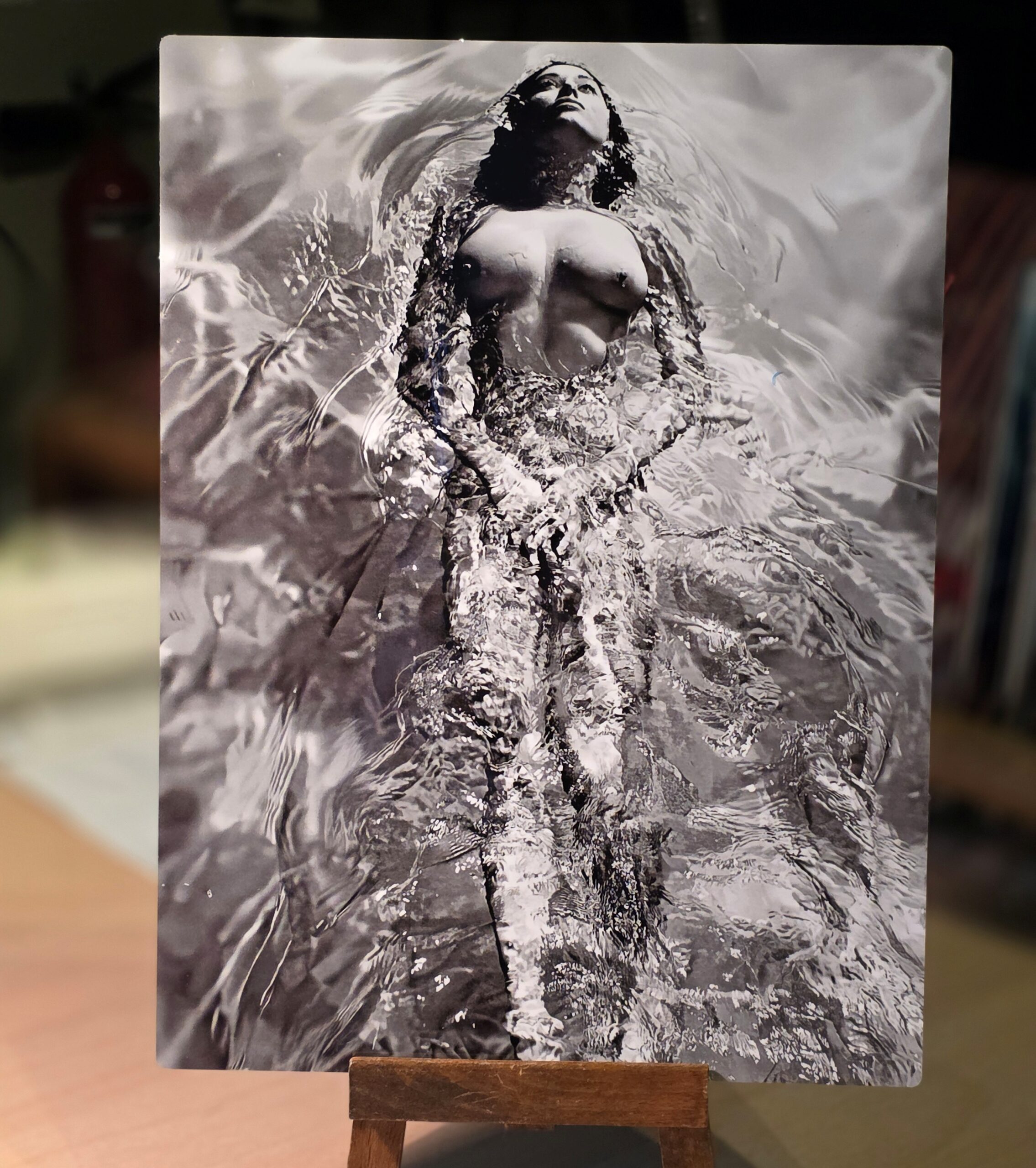Solo swimmer - black and white, gloss finish Print on aluminium, photo by Michael Joseph