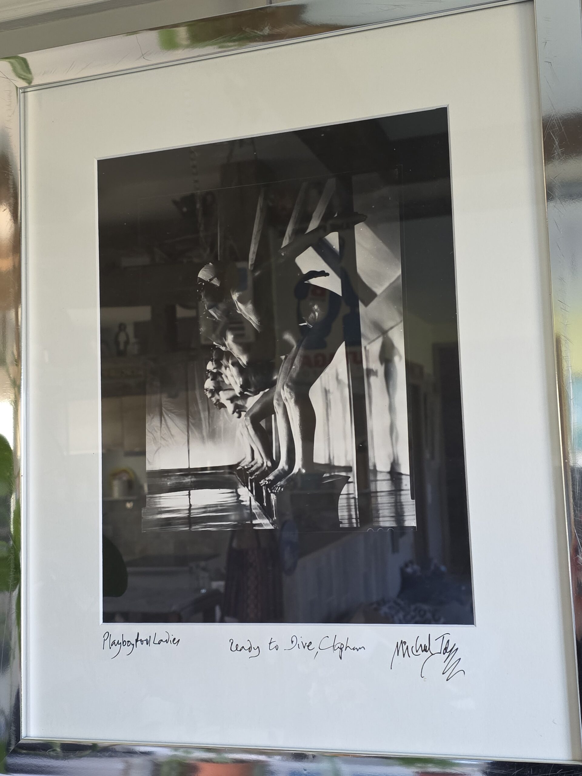 Tirage argentique original – « Ready to Dive, Clapham » (photo prise dans les années 1970) – signé Michael Joseph