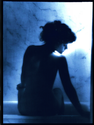 Nivea Now in Tubs, blue– Carte postale de photographie publicitaire londonienne par Michael Joseph