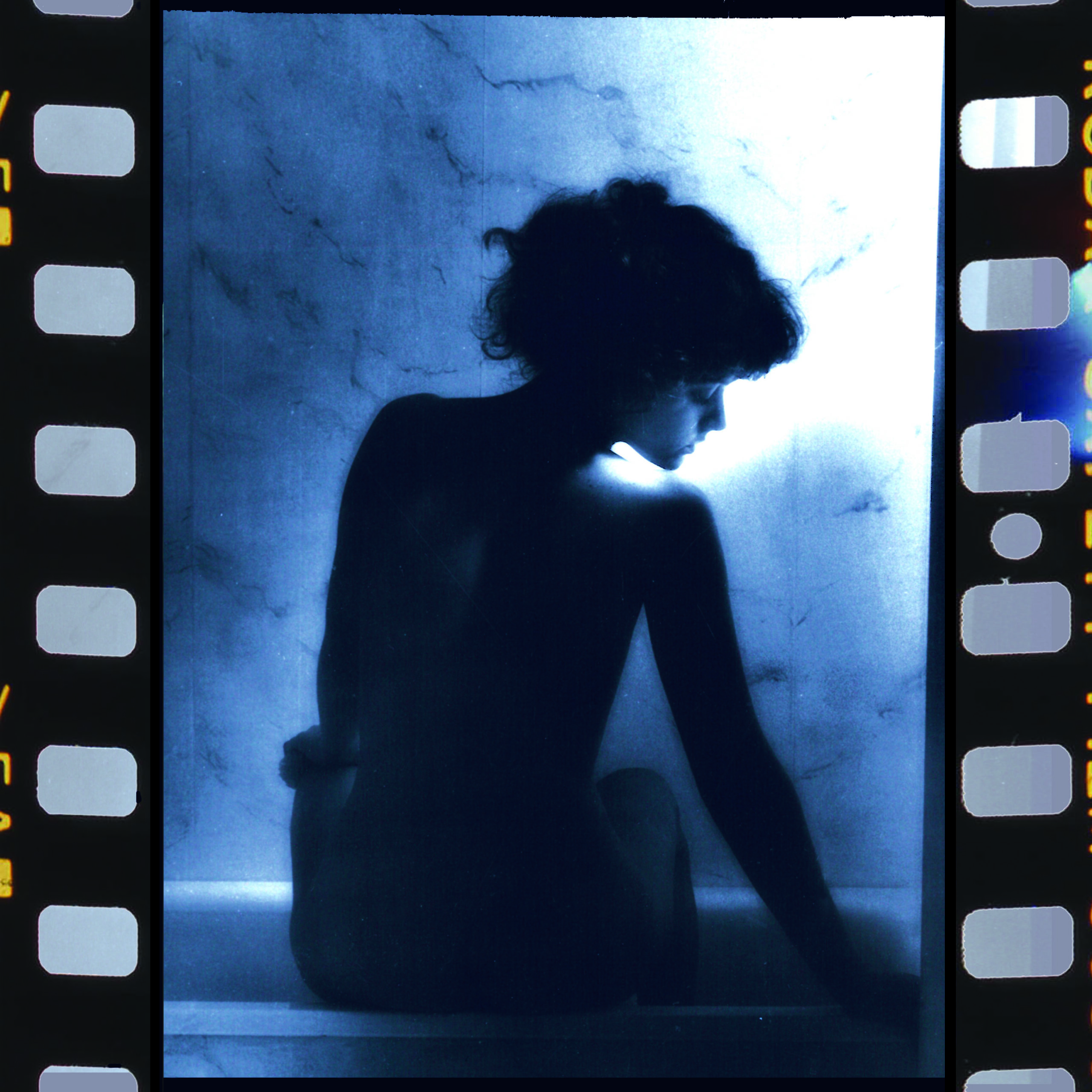 Nivea Now in Tubs, blue– Carte postale de photographie publicitaire londonienne par Michael Joseph