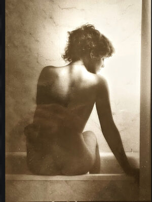 Nivea Now in Tubs, brown – Carte postale de photographie publicitaire londonienne par Michael Joseph