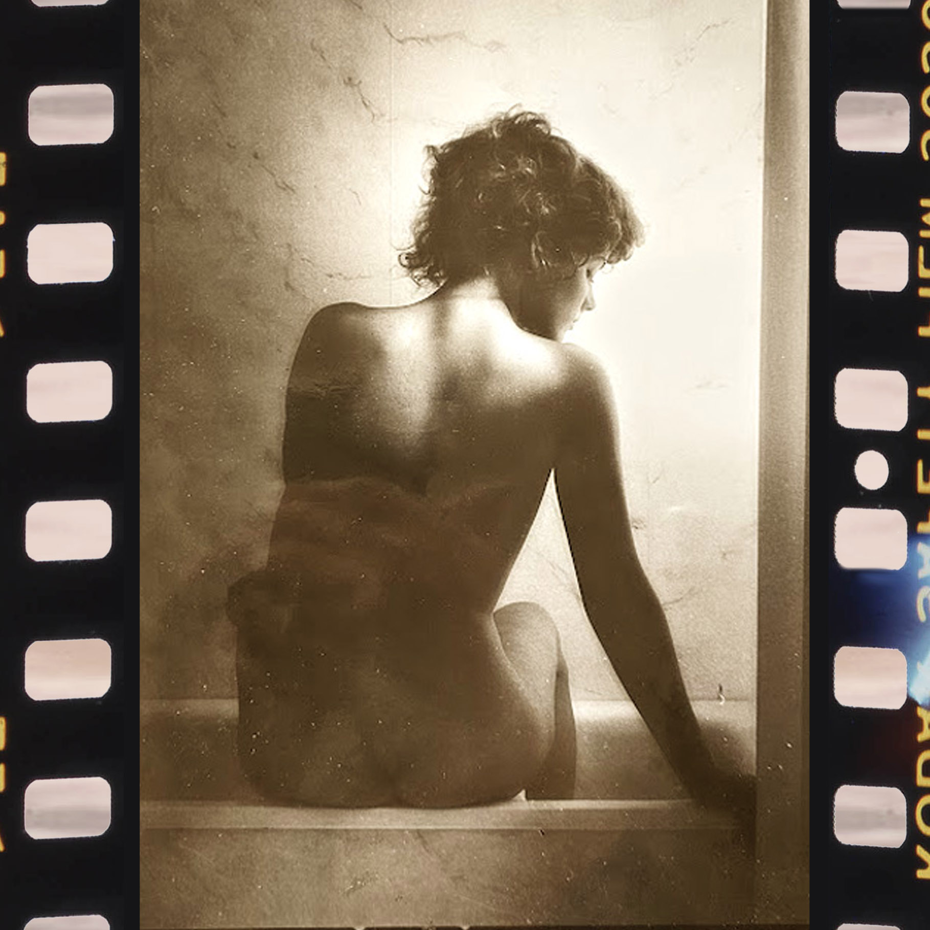 Nivea Now in Tubs, brown – Carte postale de photographie publicitaire londonienne par Michael Joseph