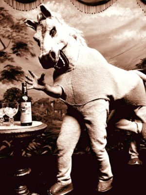 Pantomime Cheval Blanc, Solo Power Collection Carte postale publicitaire londonienne des années 70 par Michael Joseph