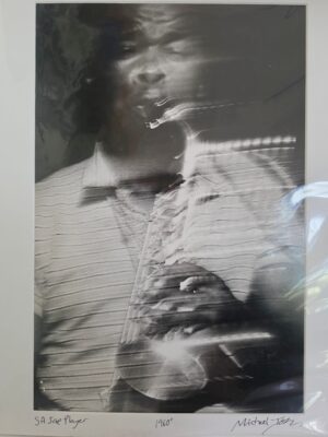 Joueur de saxophone en Afrique du Sud, Instant immortalisé par Michael Joseph