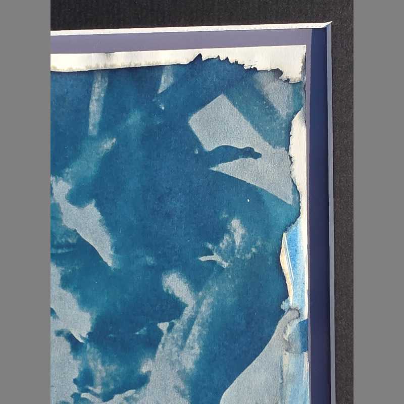 Prêtes à plonger – cyanotype (présenté sous passe-partout blanc ultra) – séance photo « Pool Ladies » par Michael Joseph – Image 4