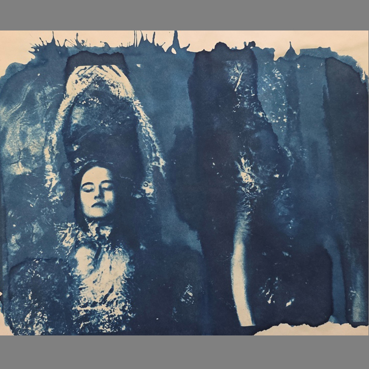 Swimming Opposite, zoom – cyanotype de la séance photo « Pool Ladies » par Michael Joseph