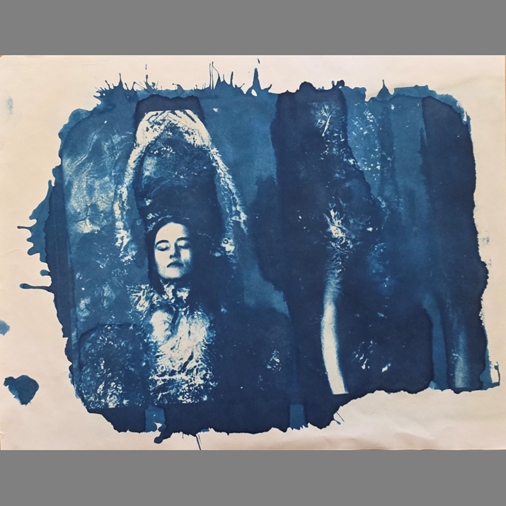 Swimming Opposite, zoom – cyanotype de la séance photo « Pool Ladies » par Michael Joseph – Image 2
